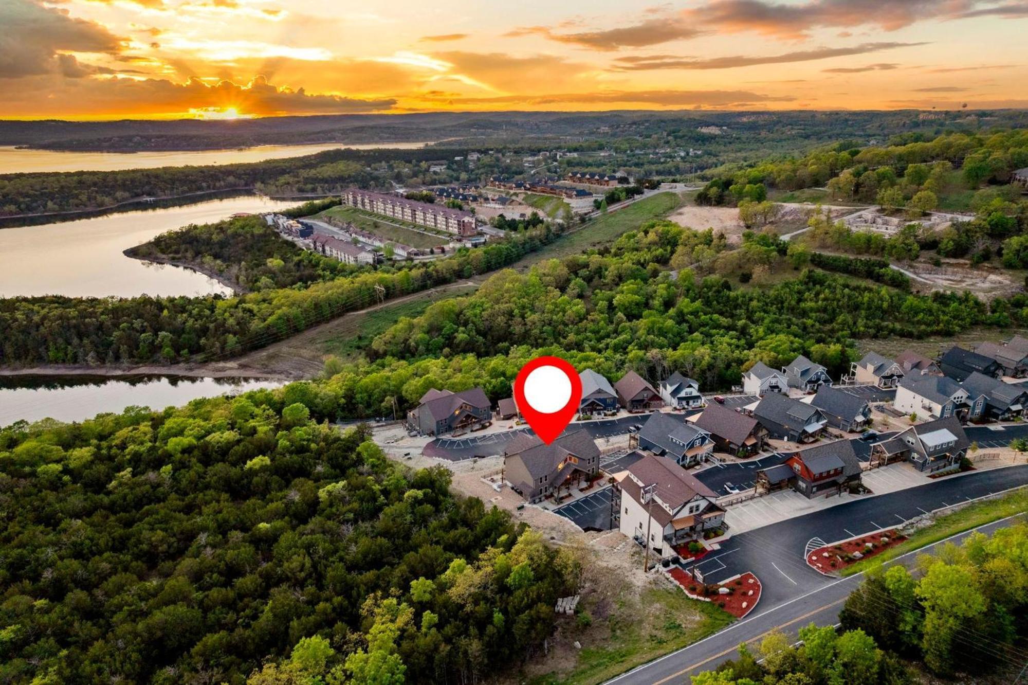 Chateau On The Cove Брэнсон Экстерьер фото