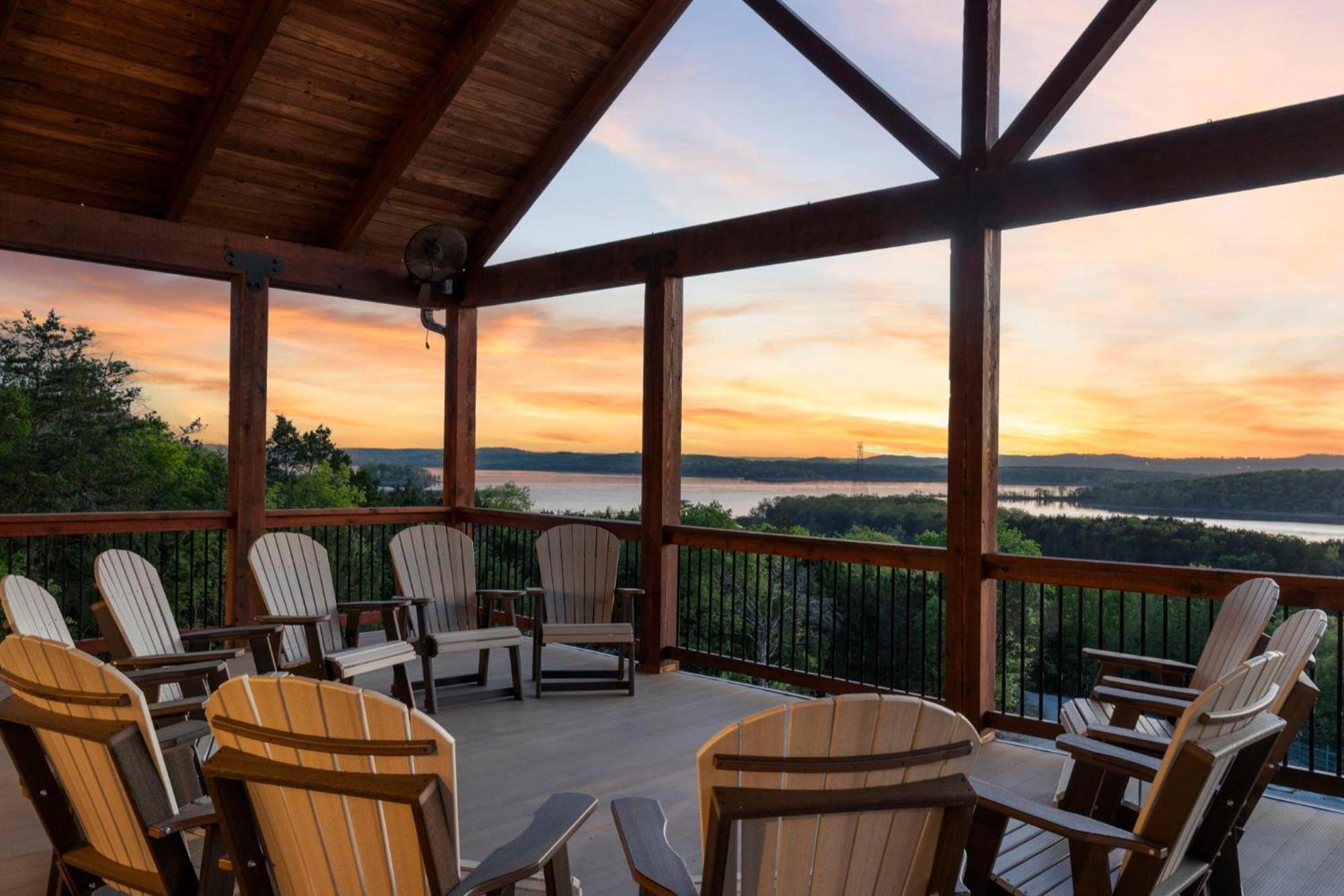Chateau On The Cove Брэнсон Экстерьер фото